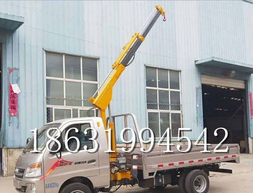 枣强县车载吊机吊水泥搬运轻卡那里有车载吊机那里有枣强县车载液压升降机
